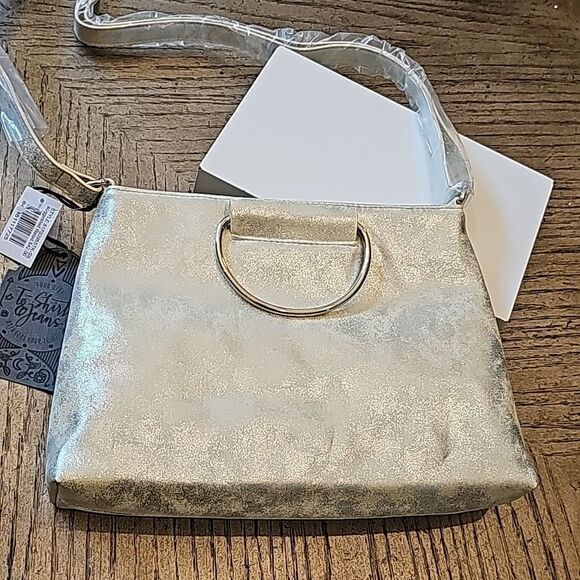 Metallic silver gold shoulder bag NWT T shirt & Jeans - Picture 2 of 10